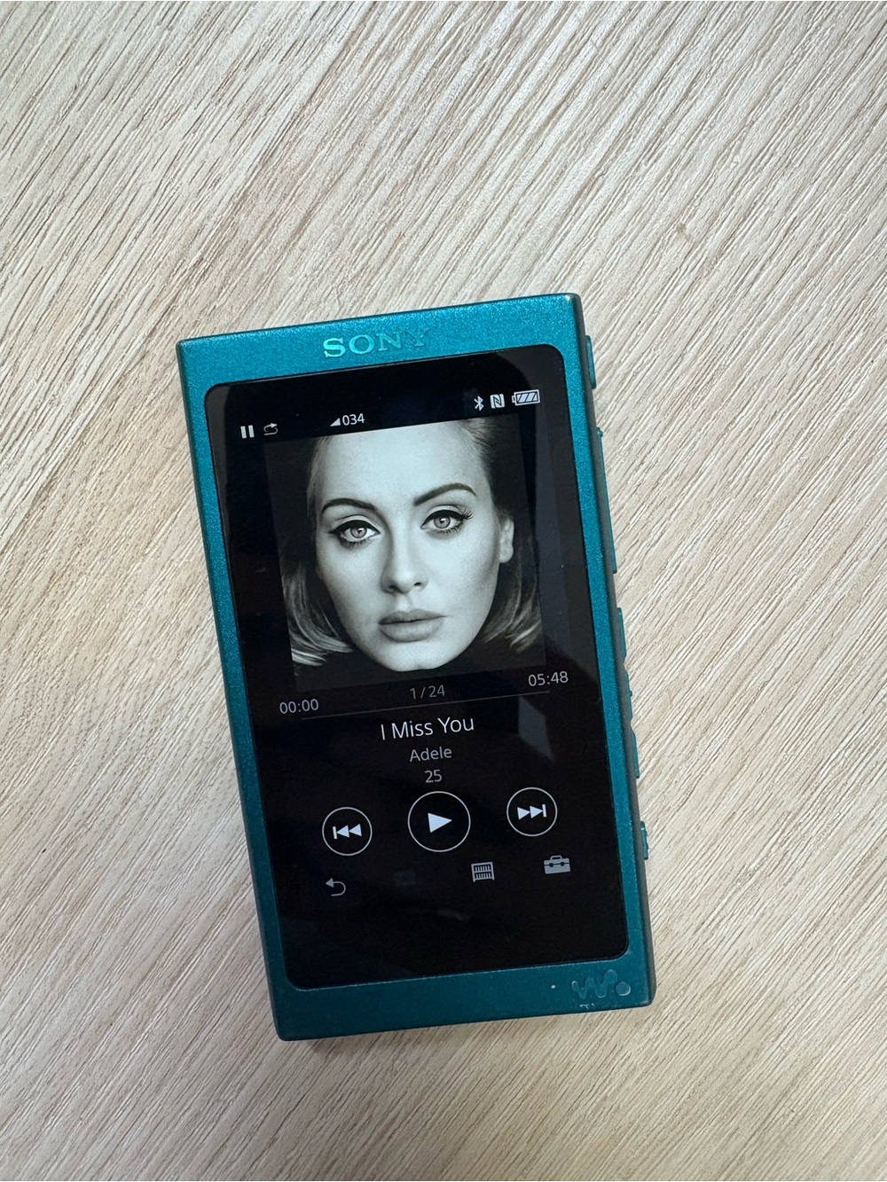 iPod Sony Walkman MP3 player